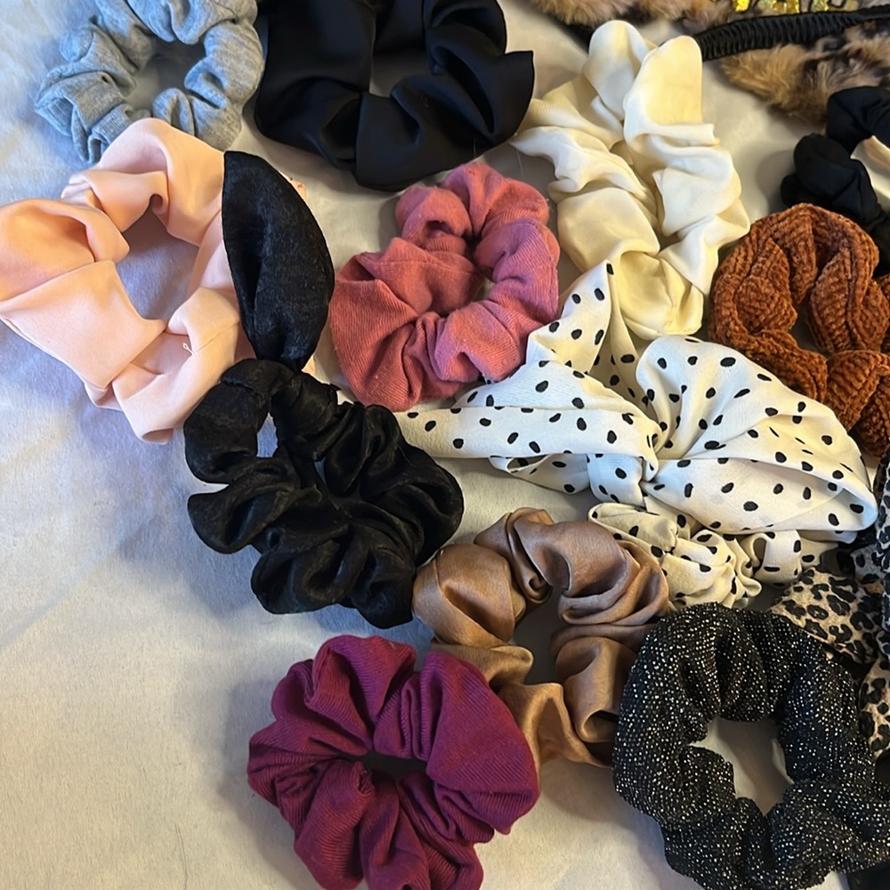 Hair Accessory Lot - Picture 3 of 7